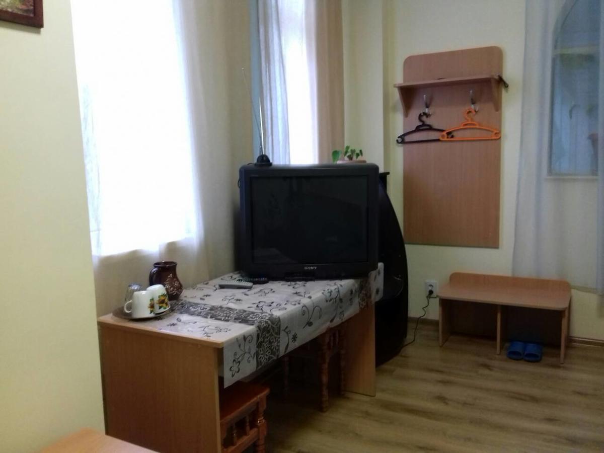 Hotel As 1 乌日霍罗德 外观 照片